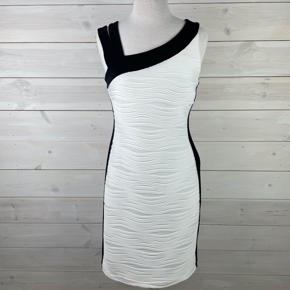Joseph Ribkoff white ribbed sleeveless fitted dress - Picture 1 of 10